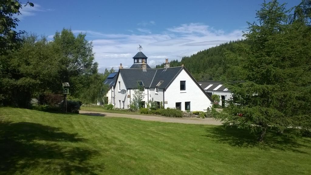 Stronavaich Cairngorm Guest House Томінтоул Екстер'єр фото